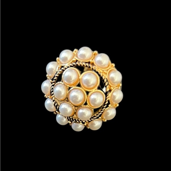 Pearls Cluster ring size 9, in gold tone - Picture 9 of 11